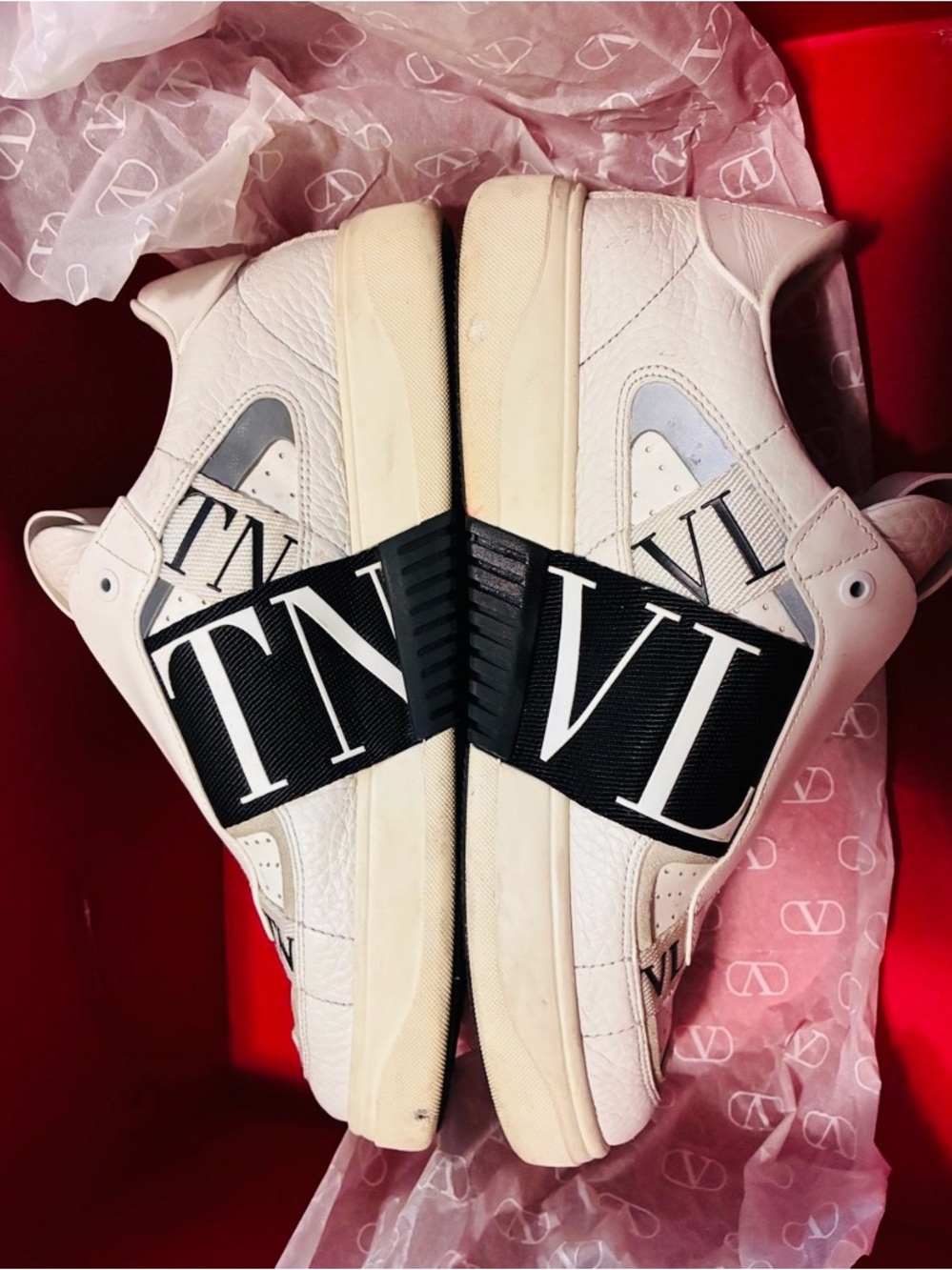 🛍️Valentino Garavani Authentic VLTN Men’s White & Black Leather Low-Top Sneakers
